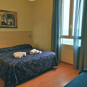 https://villa-la-brise.hotelitalianriviera.com